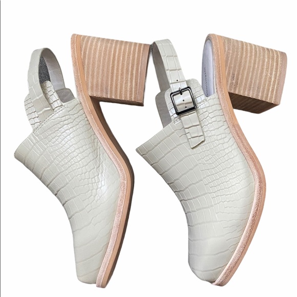 Intentionally Blank Shoes - NWOB Intentionally Blank Square Toe Clog Sandal